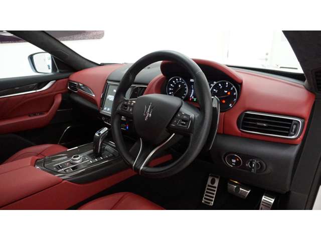 Maserati Levante 11