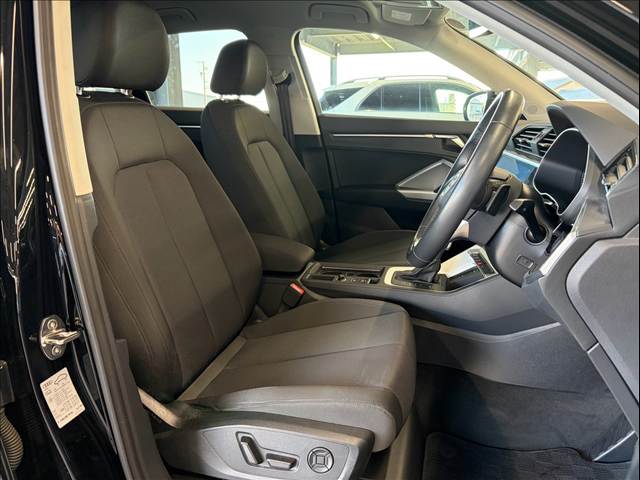 Audi Q3 11