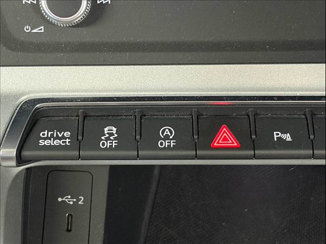 Audi Q3 6
