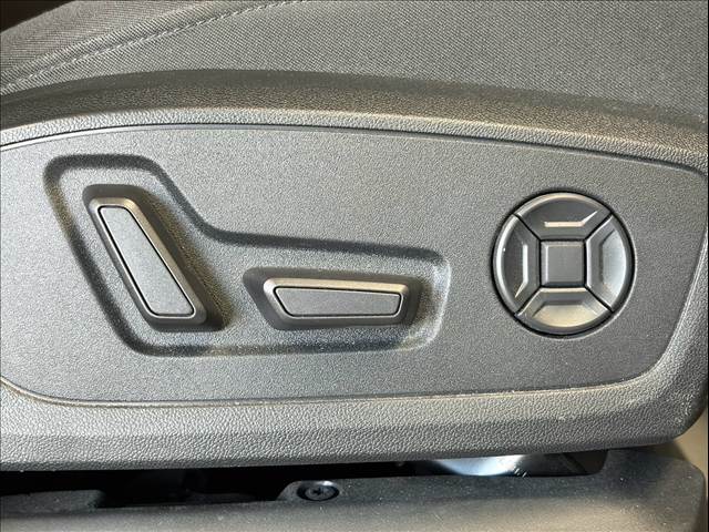 Audi Q3 10