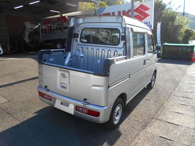 Daihatsu Hijet Deck Van 11