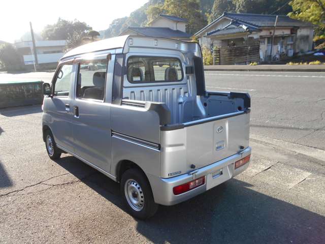 Daihatsu Hijet Deck Van 6