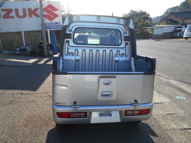 Daihatsu Hijet Deck Van 7