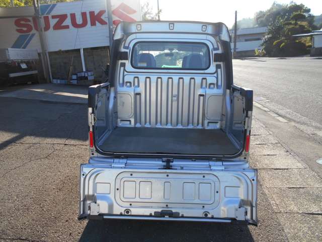 Daihatsu Hijet Deck Van 8