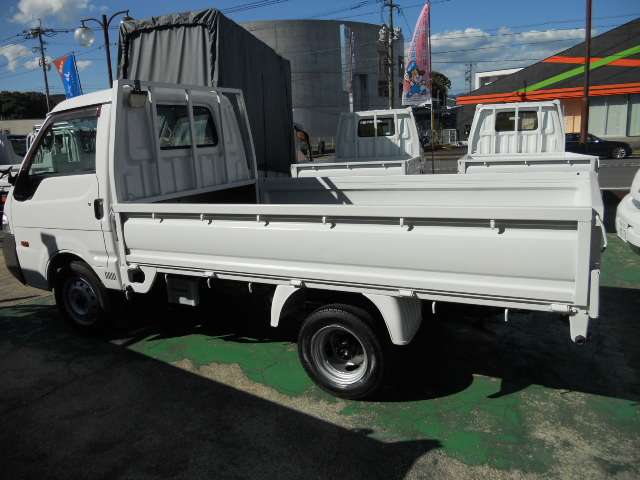 Mazda Bongo Truck 4