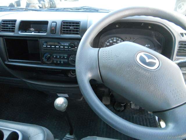 Mazda Bongo Truck 9