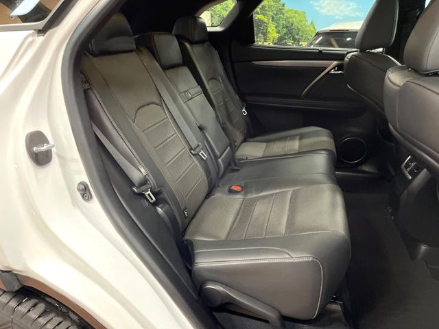 Lexus RX 9