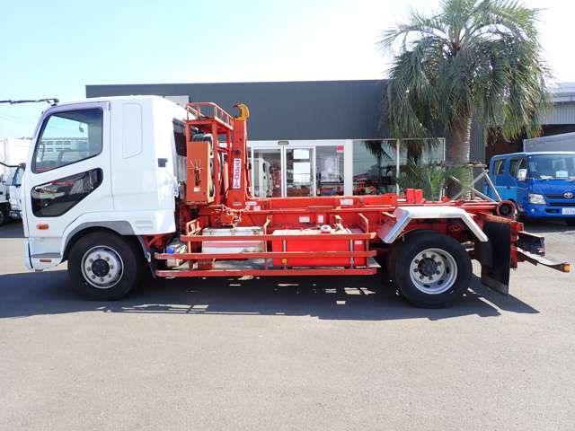 Mitsubishi Fuso Fighter 9