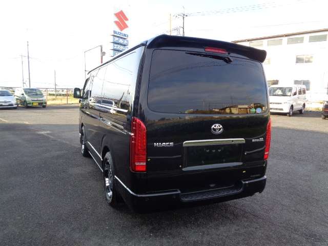 Toyota Hiace Van 3