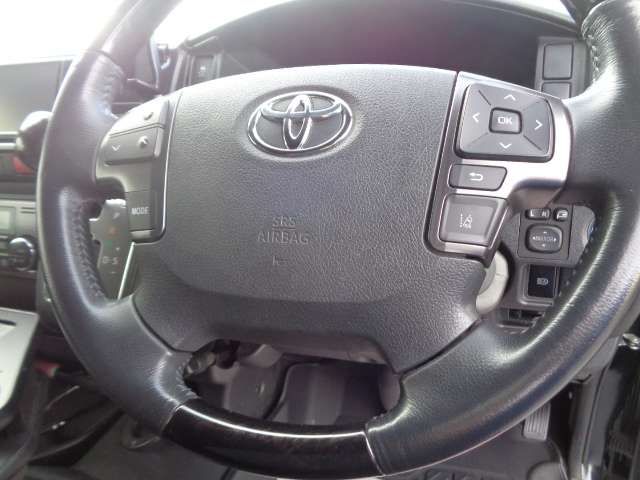 Toyota Hiace Van 7