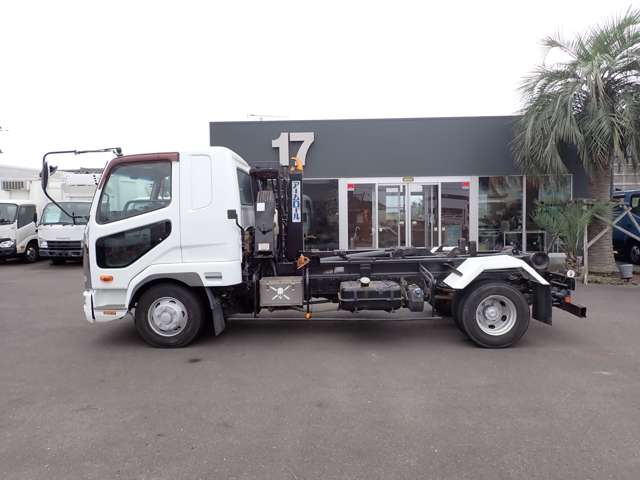 Mitsubishi Fuso Fighter 9