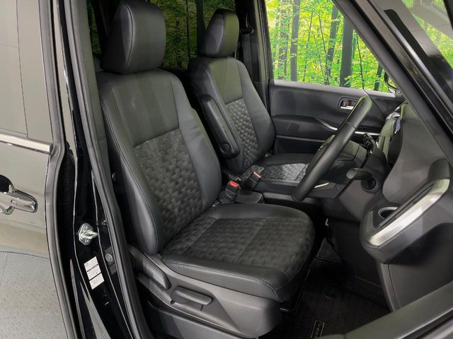 Toyota Voxy 7