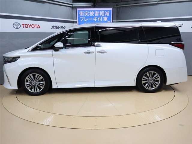 Toyota Alphard 3