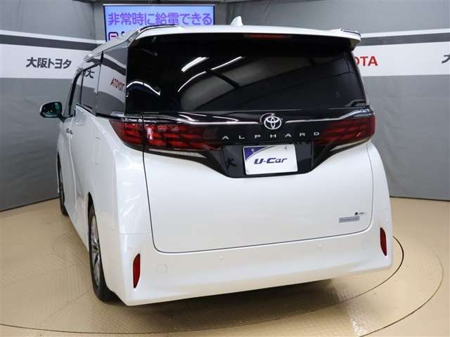 Toyota Alphard 4