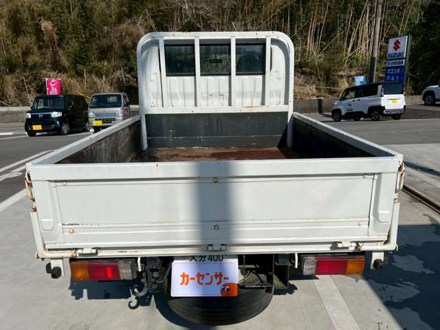 Hino Dutro 4