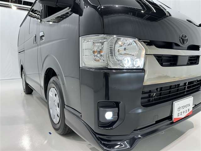 Toyota Hiace Van 7