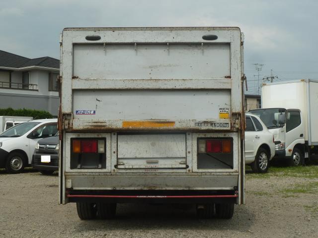 Isuzu Elf 2