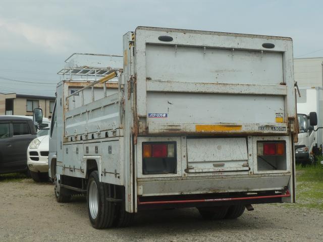 Isuzu Elf 4