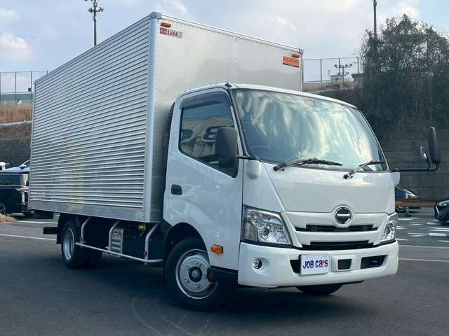 Hino Dutro 3