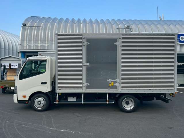 Hino Dutro 8