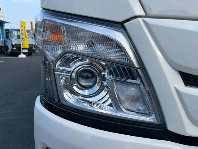 Hino Dutro 9