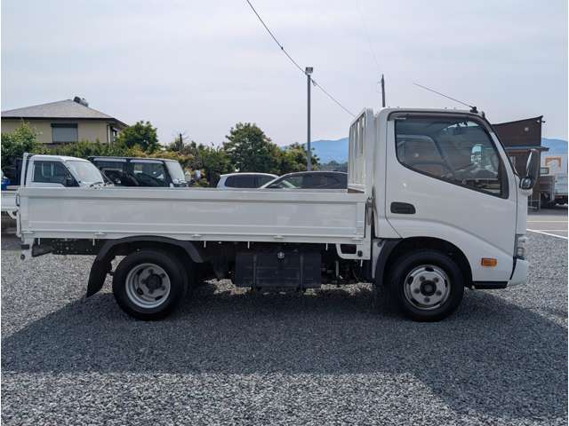 Hino Dutro 3