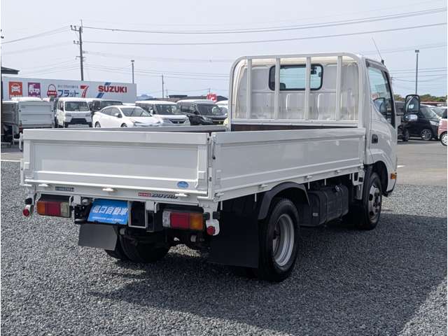 Hino Dutro 4