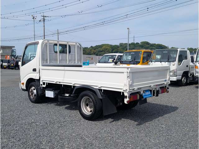 Hino Dutro 7