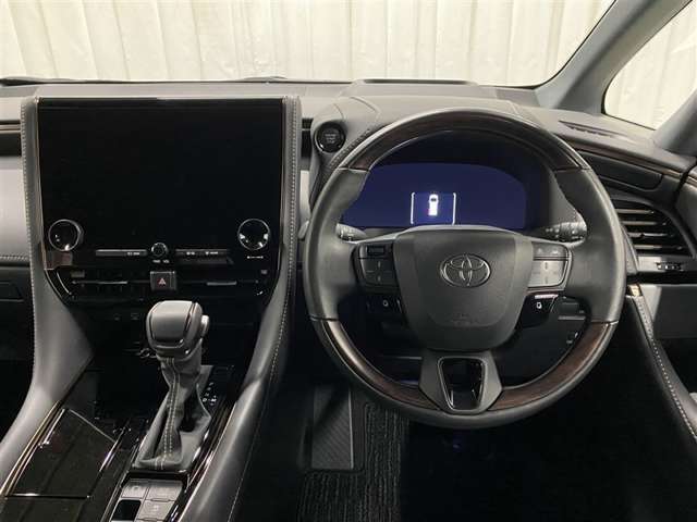 Toyota Alphard 6