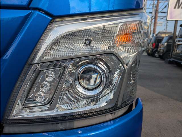 Hino Dutro 11