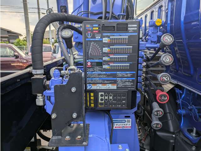 Hino Dutro 8