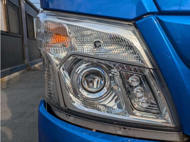 Hino Dutro 10