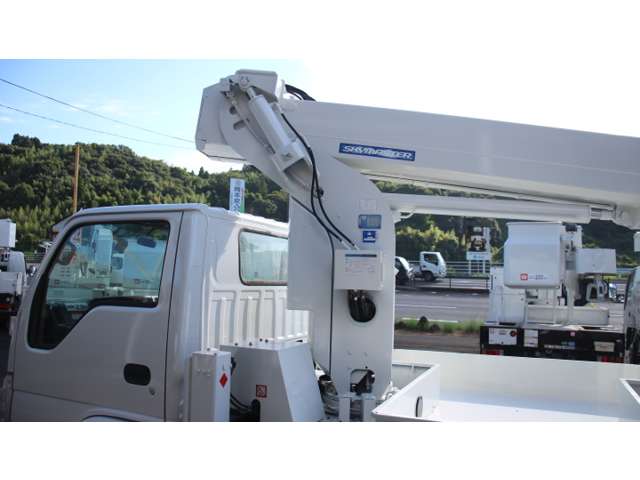 Isuzu Elf 10