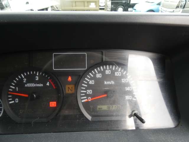 Isuzu Elf 12