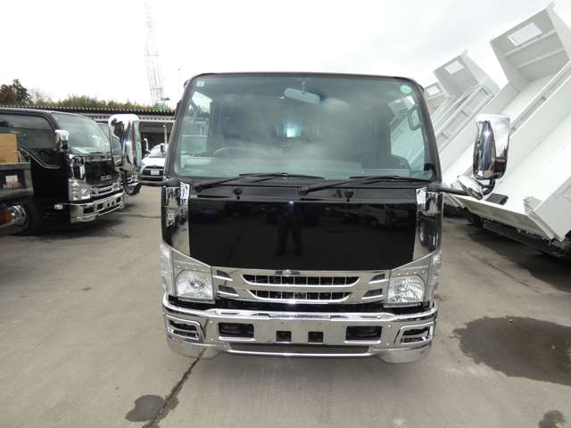 Isuzu Elf 4