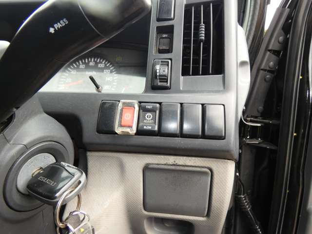 Isuzu Elf 11