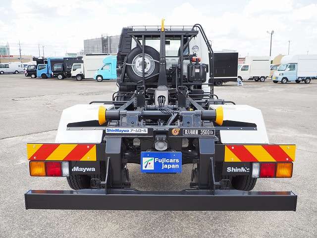 Mitsubishi Fuso Fighter 8