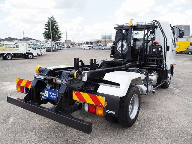 Mitsubishi Fuso Fighter 9