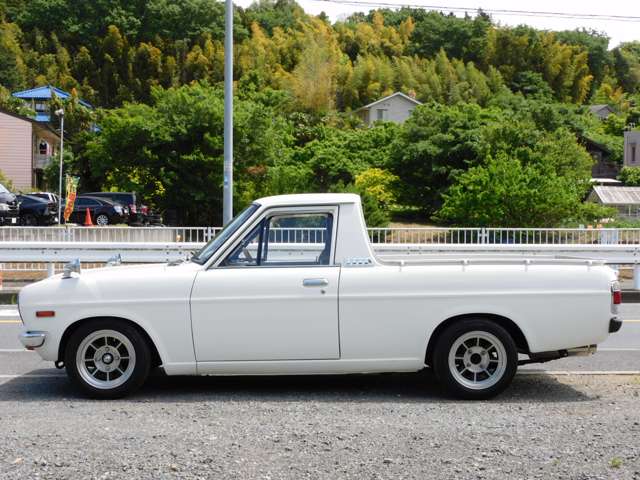 Nissan Sunny Truck 3