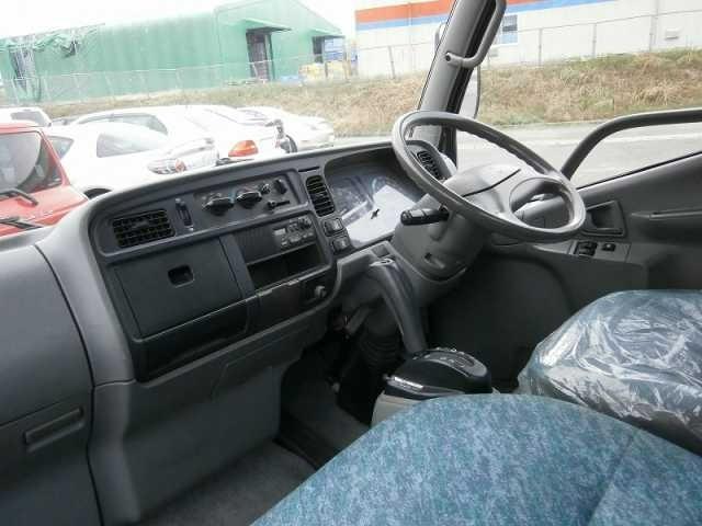 Mitsubishi Fuso Canter Guts 4
