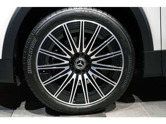 Mercedes-Benz GLB 4