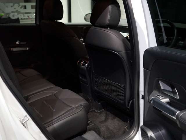 Mercedes-Benz GLB 10