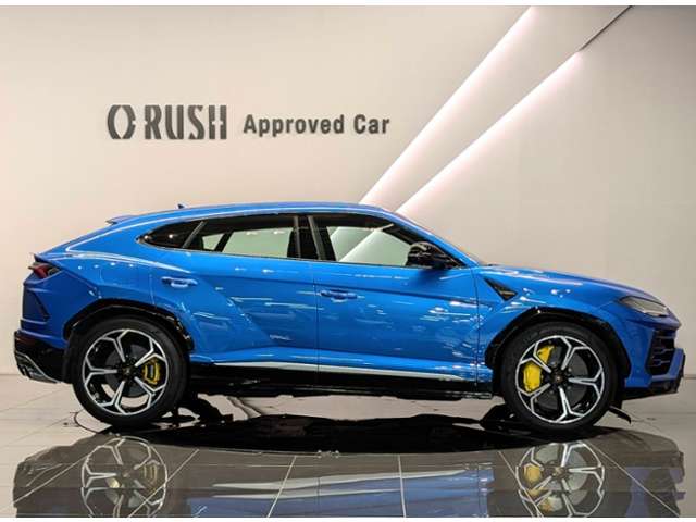 Lamborghini ウルス 3