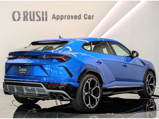 Lamborghini ウルス 4