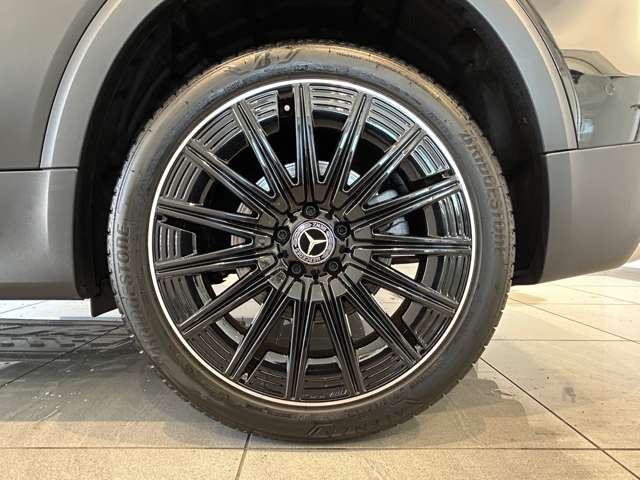 Mercedes-Benz GLB 12