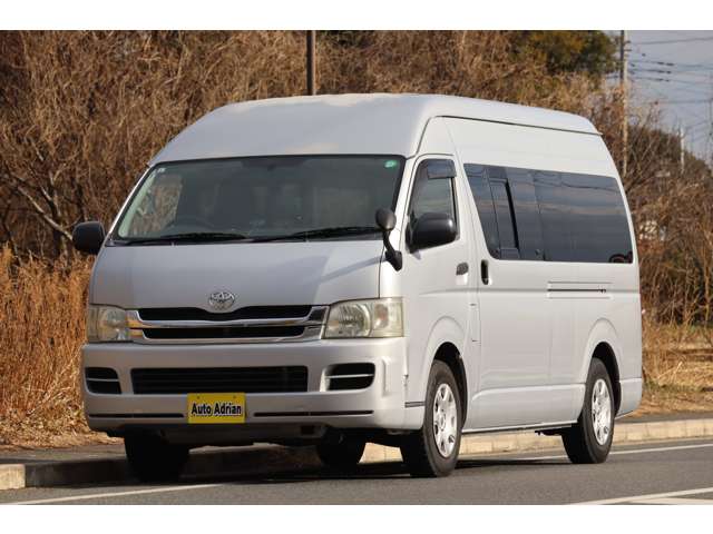 Toyota Hiace Van 4