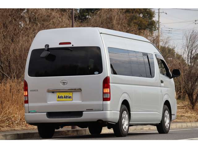 Toyota Hiace Van 5