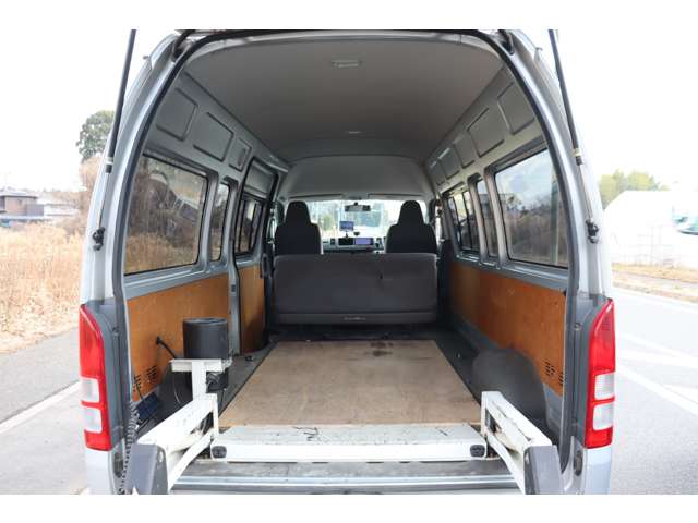 Toyota Hiace Van 10