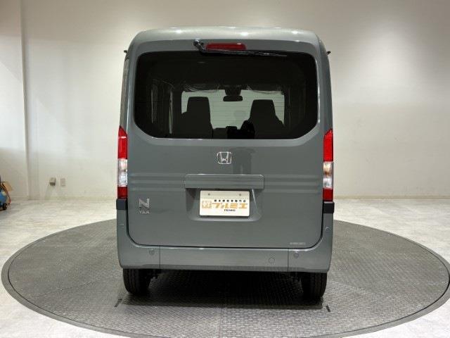 Honda N-VAN 8