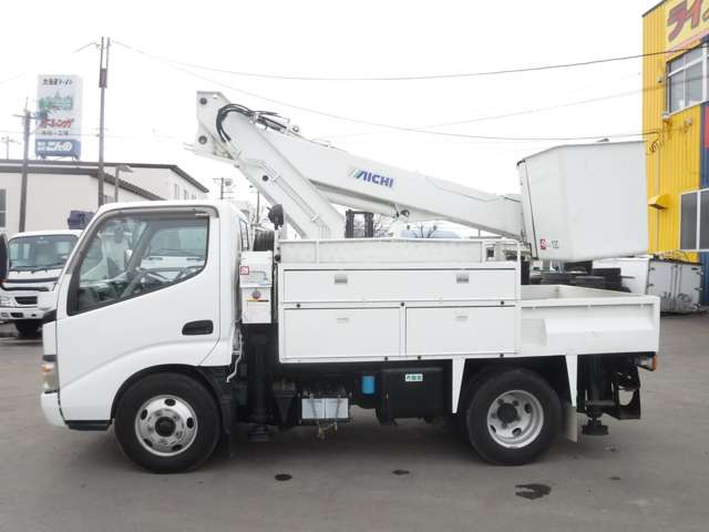 Hino Dutro 4
